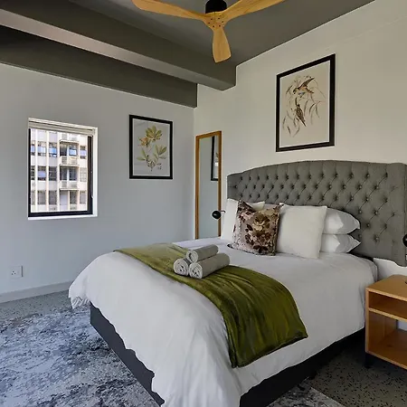 Ira - Luxury Apt With City & Mountain Views Cape Town Exterior photo