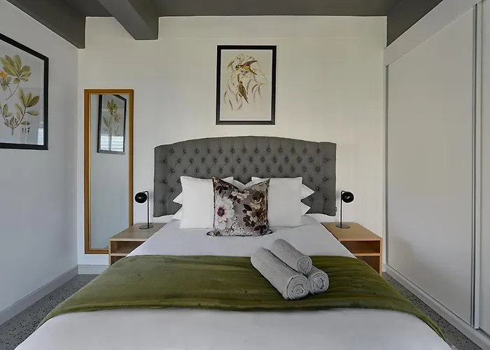 Ira - Luxury Apt With City & Mountain Views