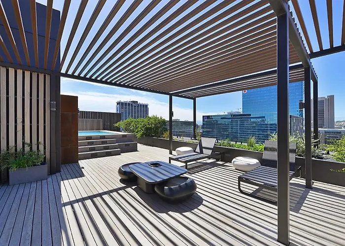Ira - Luxury Apt With City & Mountain Views