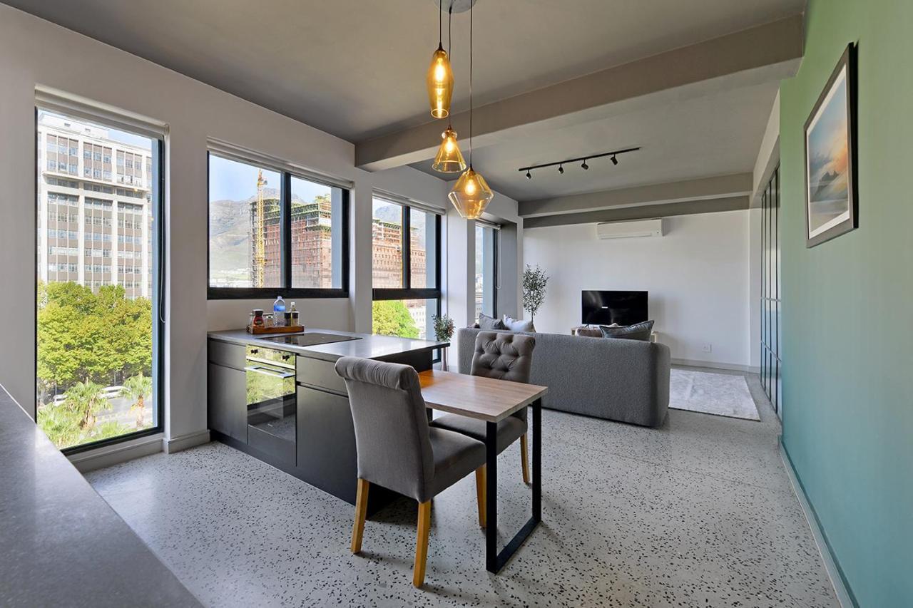 Ira - Luxury With & Mountain Views *